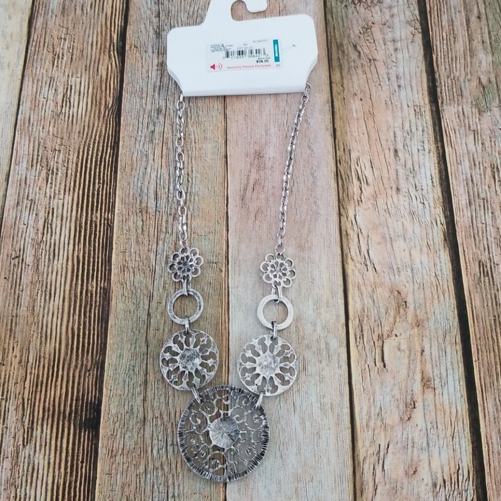 NWT COLOR Brand Ladies Necklace - Picture 2 of 3